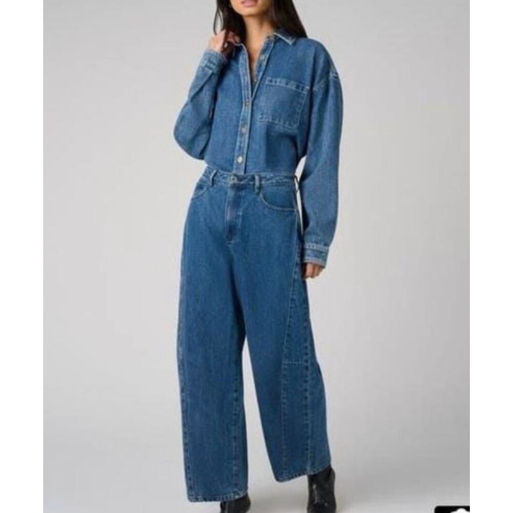 NWT, We Wore What Mid Rise Barrel/Balloon Jeans